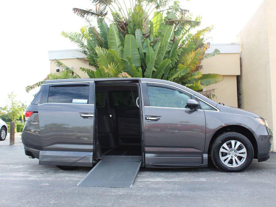 Used 2015 Honda Odyssey EX-L with VIN 5FNRL5H64FB002834 for sale in Bradenton, FL